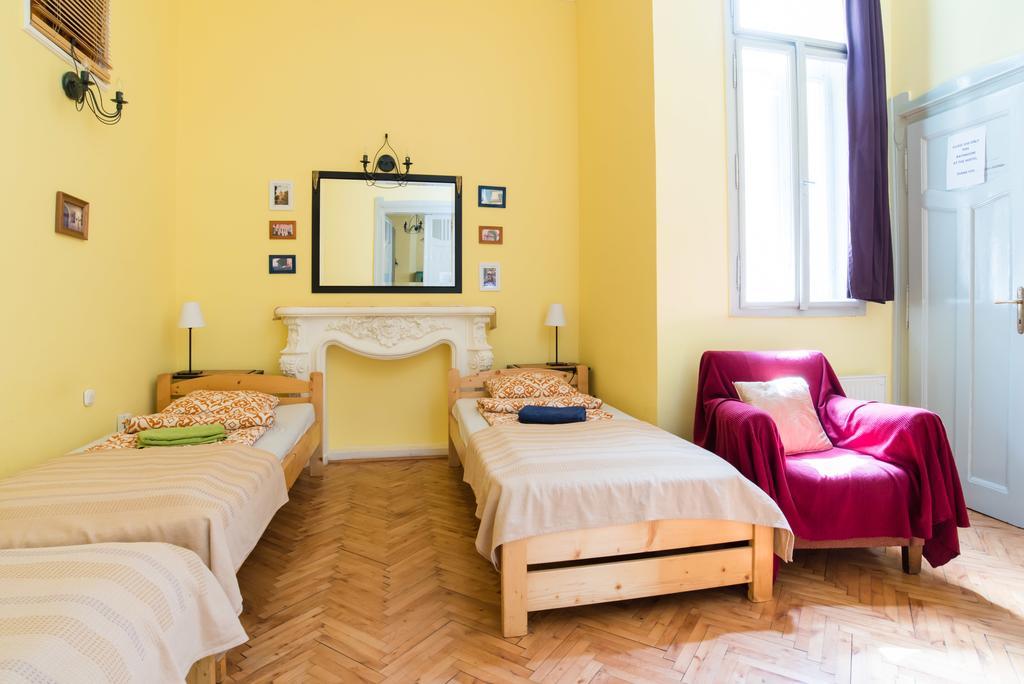 Hostel Downtown Oasis Budapest Exterior foto